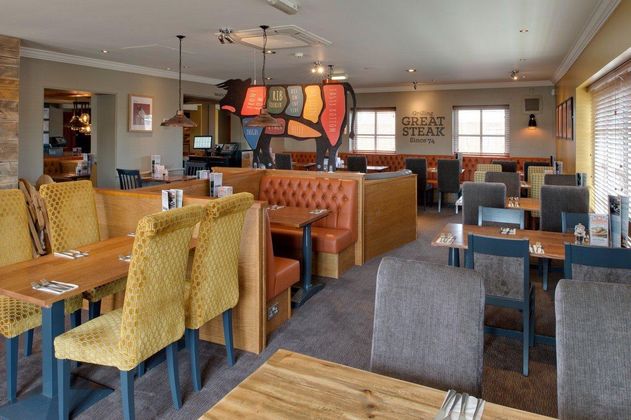 Premier Inn Фрум Екстериор снимка