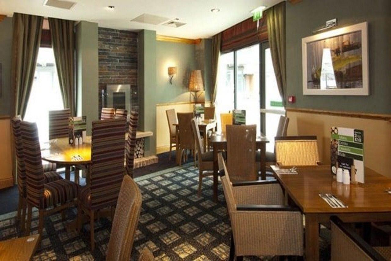 Premier Inn Фрум Екстериор снимка