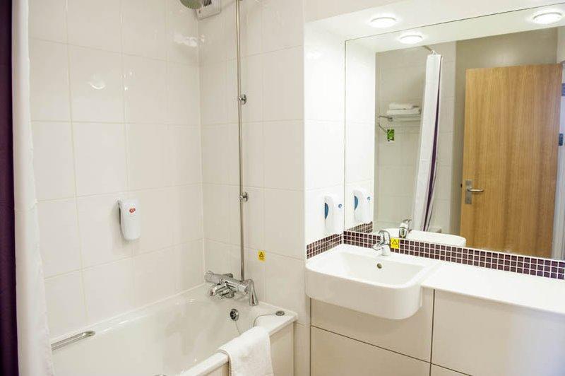Premier Inn Фрум Екстериор снимка