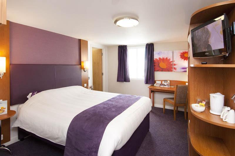 Premier Inn Фрум Екстериор снимка