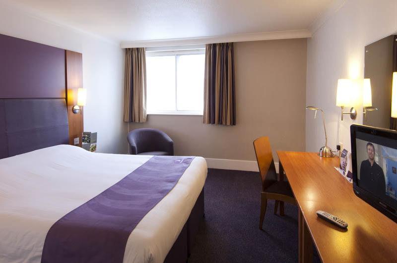 Premier Inn Фрум Екстериор снимка