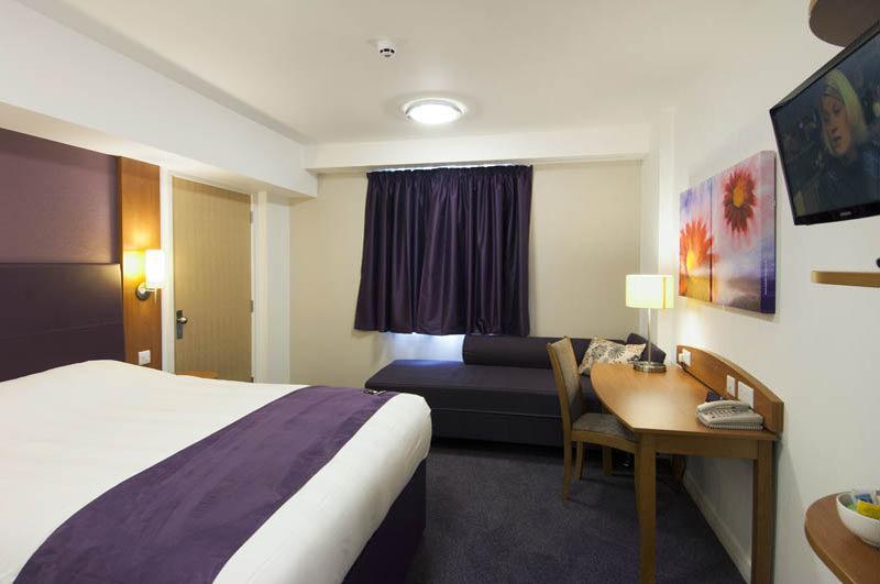 Premier Inn Фрум Екстериор снимка